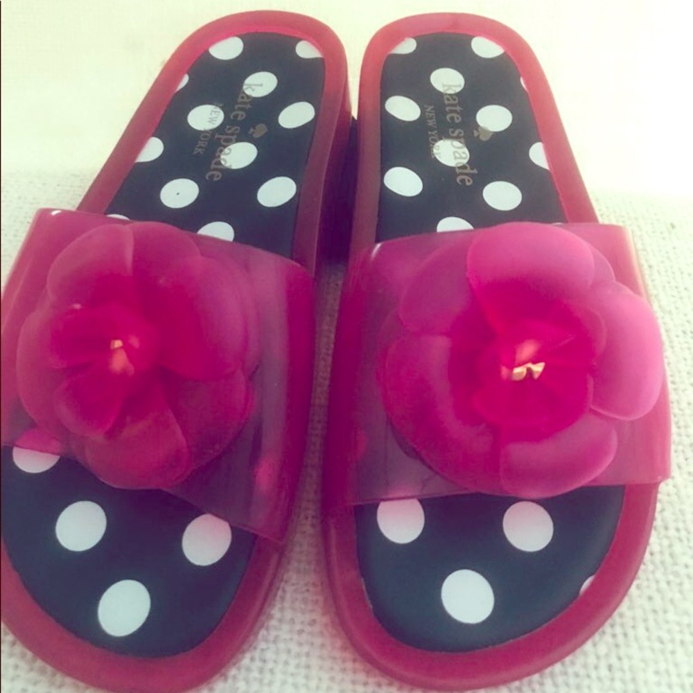 Like new women’s sandals